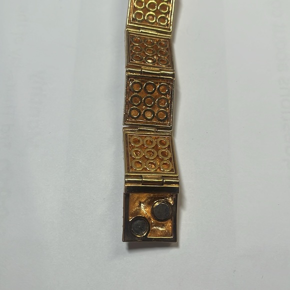 CC Skye Pave Stud Bracelet Gold HR10-5 - Picture 6 of 8